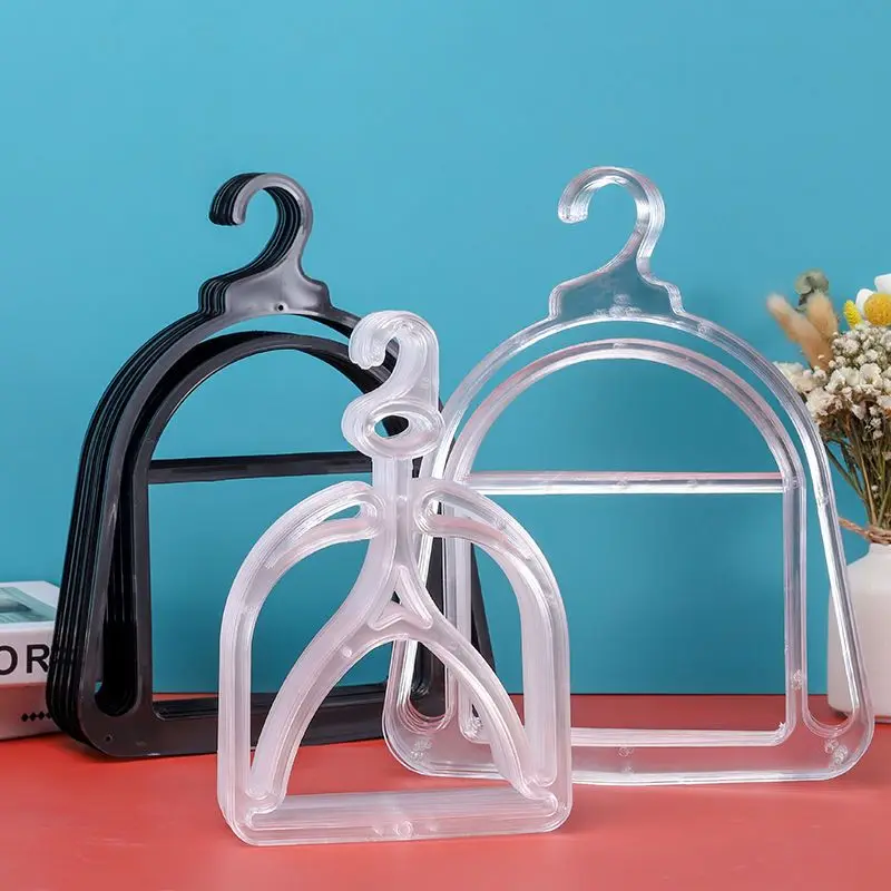 حامل عرض قبعات بسيط للأطفال وا - مراجعة Baby Clothing Hanging Rack وسعره